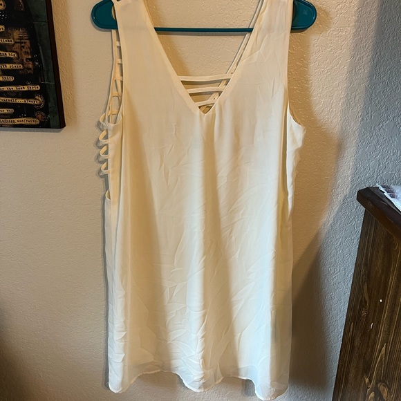 Double line off white mini dress. - Picture 4 of 13